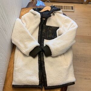 Santuary brand reversible Sherpa jacket size S. Like new condition.